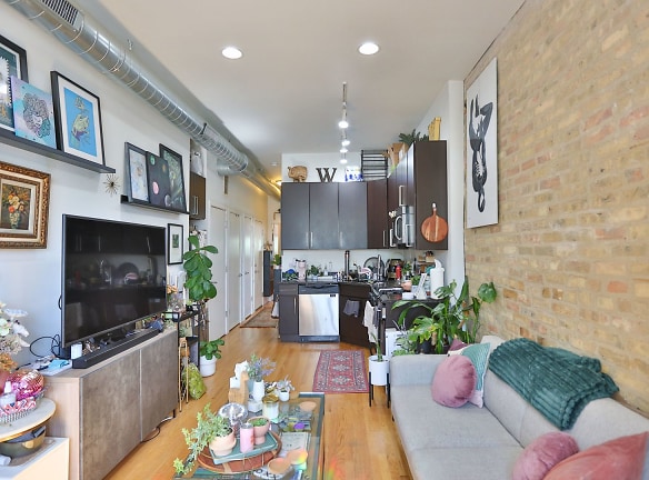 649 N Wolcott Ave - Chicago, IL