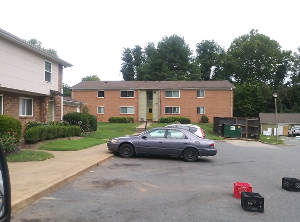 Blue Ridge Commons Apartments - Charlottesville, VA
