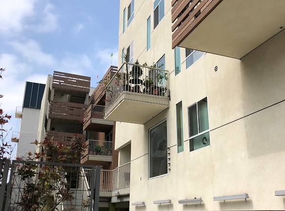 Seven Maples Apartments - Los Angeles, CA