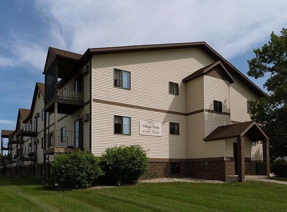 Village Park Apartments - Fargo, ND