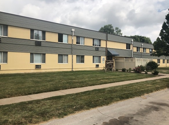 Sanders Apartments - Moline, IL