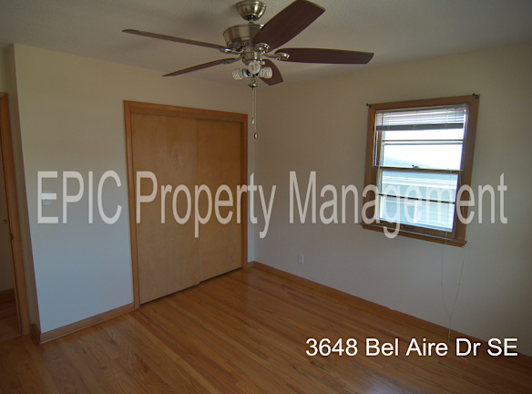 3648 Bel Air Dr SE - Cedar Rapids, IA