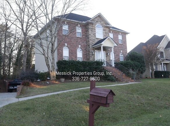 5107 Spiral Wood Dr - Clemmons, NC