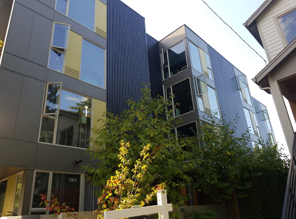 Lambert Lofts Apartments - Portland, OR