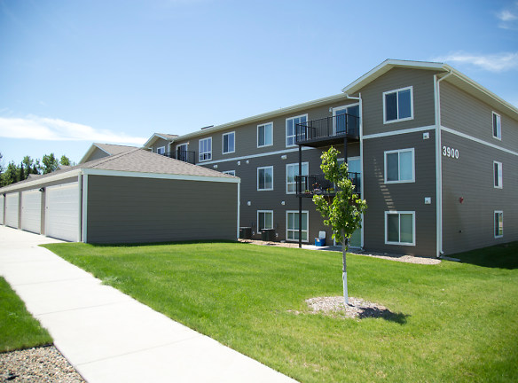 Legacy Heights Apartments - Bismarck, ND