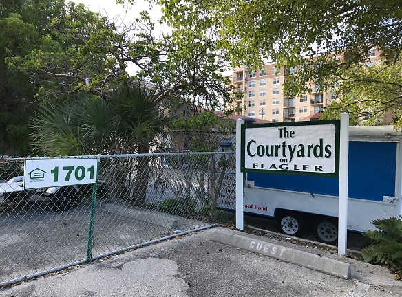 COURTYARDS ON FLAGER Apartments - West Palm Beach, FL
