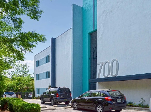 700 Condominium Apartments - Birmingham, AL