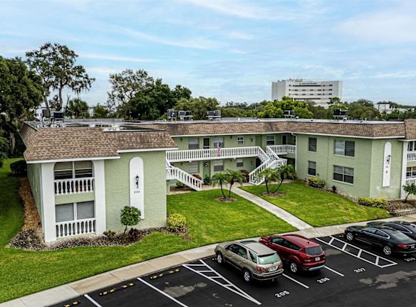 1250 S Pinellas Ave #207 - Tarpon Springs, FL