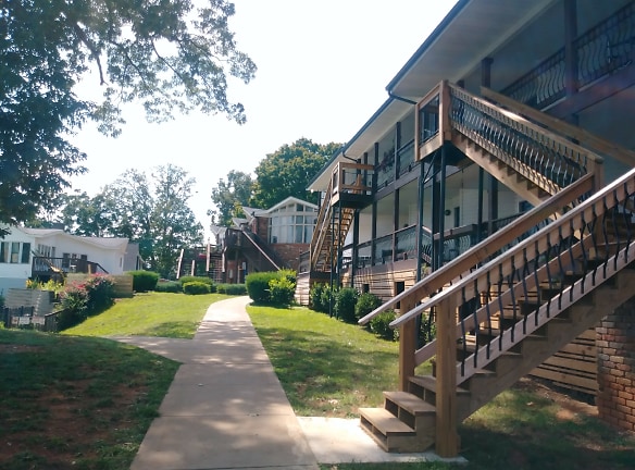 Hillwood Villas Apartments - Knoxville, TN