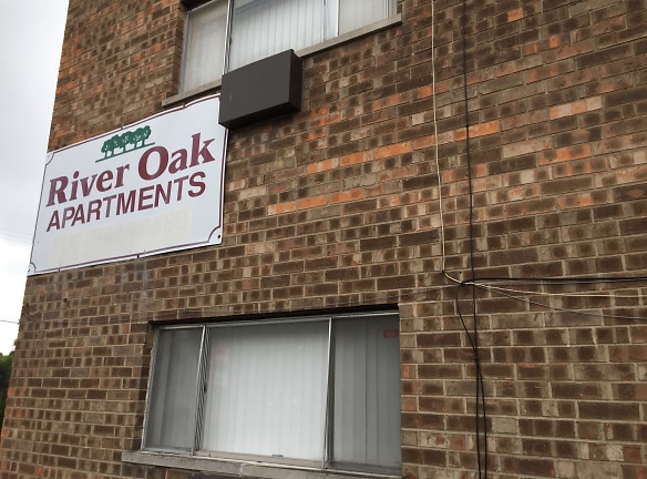 River Oak Apartments - Calumet City, IL
