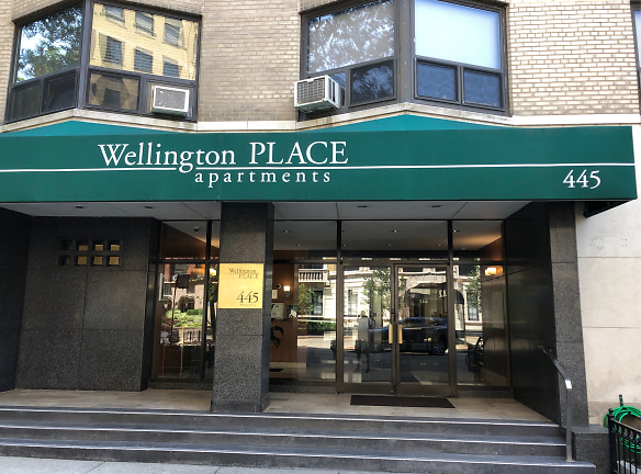 Wellington Place Apartments - Chicago, IL