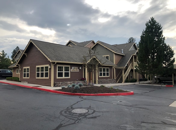 Village At Southern Crossings Apartments - Bend, OR