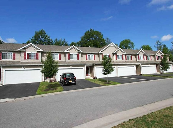 King's Crossing Townhomes - North Chili, NY
