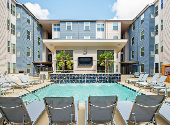 Cherry Street Apartments At Northgate - College Station, TX