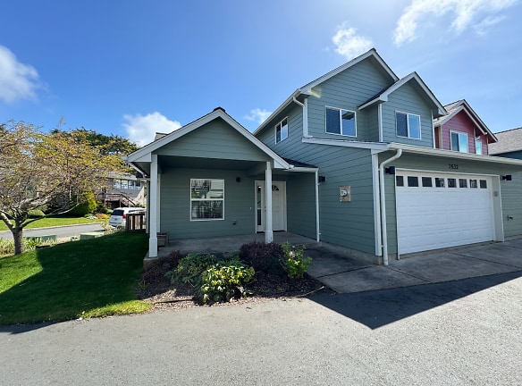 2632 SW Brant St - Newport, OR