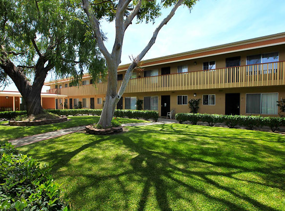 Village Green Apartments - El Cajon, CA
