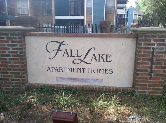 Fall Lake Apartments - Houston, TX