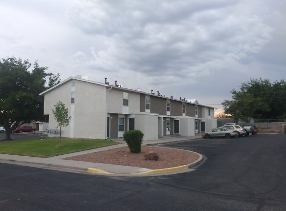 Highland Park Apartments - Las Cruces, NM
