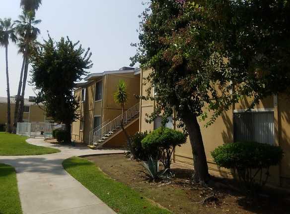 Teakwood Garden Apartments - Fresno, CA