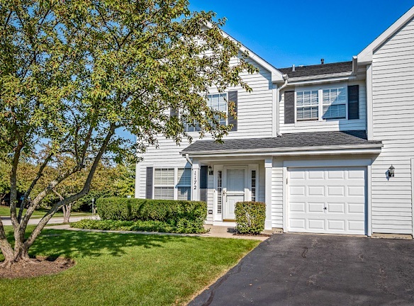 1172 Orleans Dr - Mundelein, IL