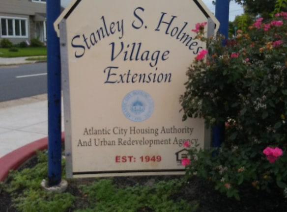 Stanley S. Holmes Village & Extension Apartments - Atlantic City, NJ