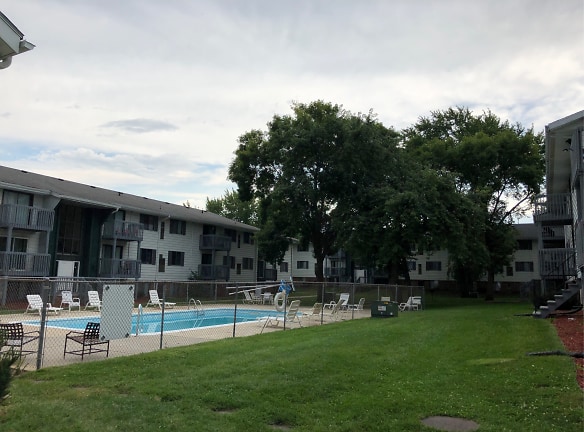 Woodland Park Apartments - Des Moines, IA