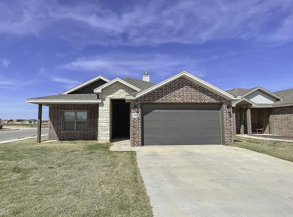 6926 17th St - Lubbock, TX