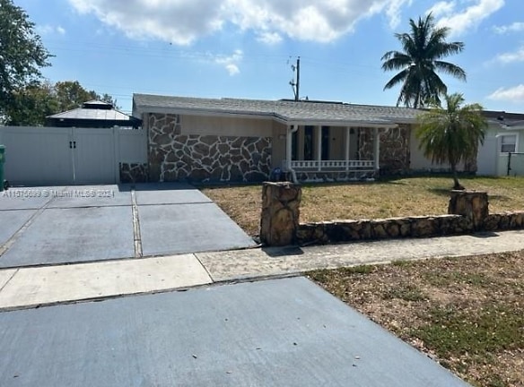 2680 NW 42nd Ave #1 - Lauderhill, FL