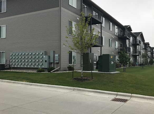 South Moorhead Apartments