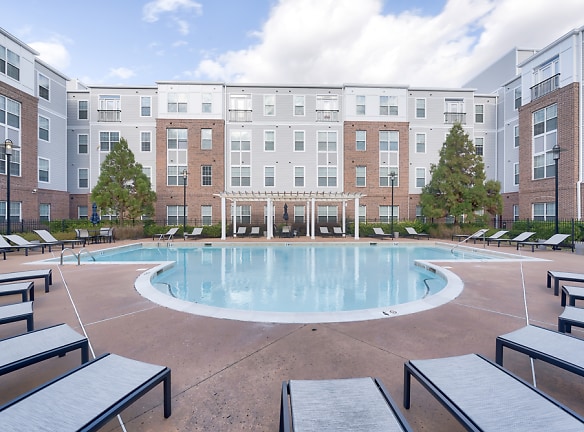 First Street Place Apartments - Greenville, NC