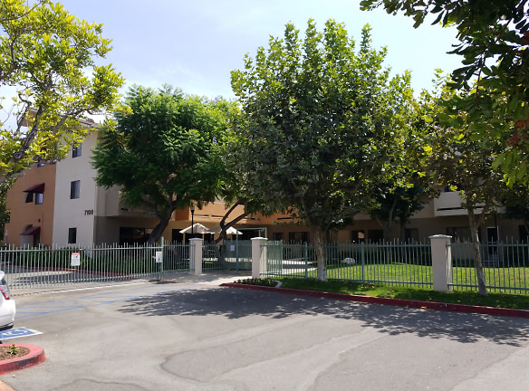 Telacu Manor Apartments - Commerce, CA