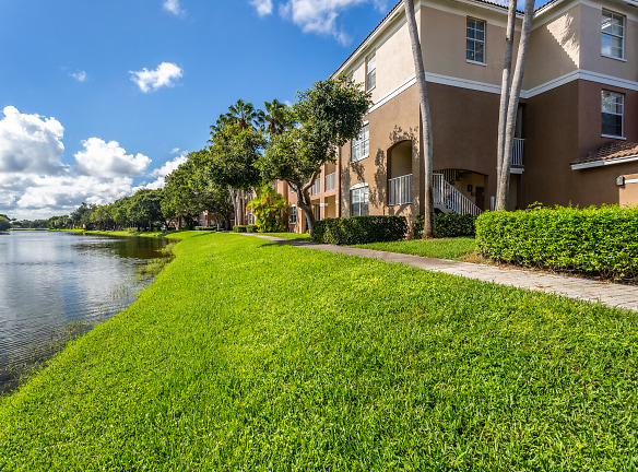 The Grove At Turtle Run Apartments - Coral Springs, FL