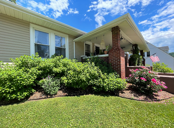 8 Fleming Ave - Marion, NC