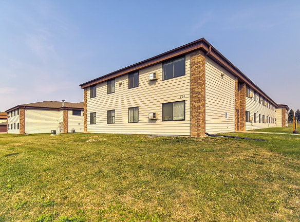 South Park Apartments - Minot, ND