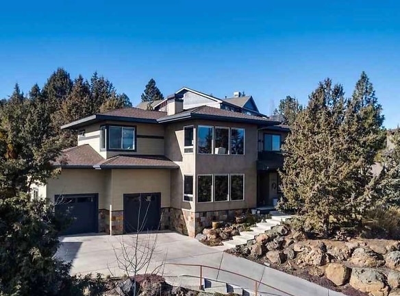 3421 NW Bryce Canyon Ln - Bend, OR