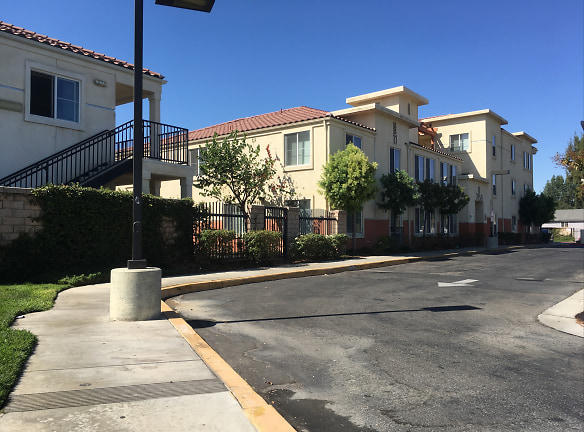 Cypress Springs Apartments - Riverside, CA