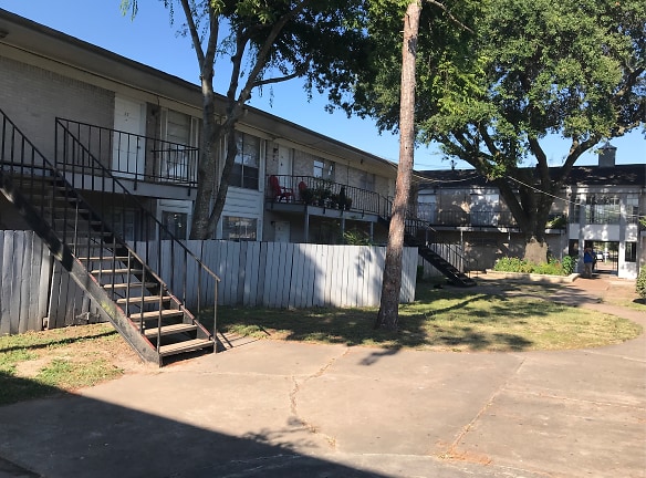 Fairmount Apartments - Houston, TX