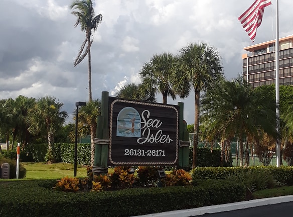 Sea Isles Condominium Apartments - Bonita Springs, FL