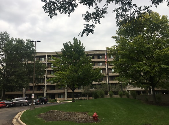 Greentree Apartments - Grand Rapids, MI
