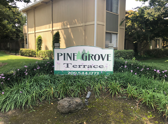 Pine Grove Apartments - Modesto, CA