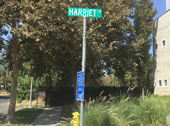 Harriet Lane Townhomes Apartments - West Sacramento, CA