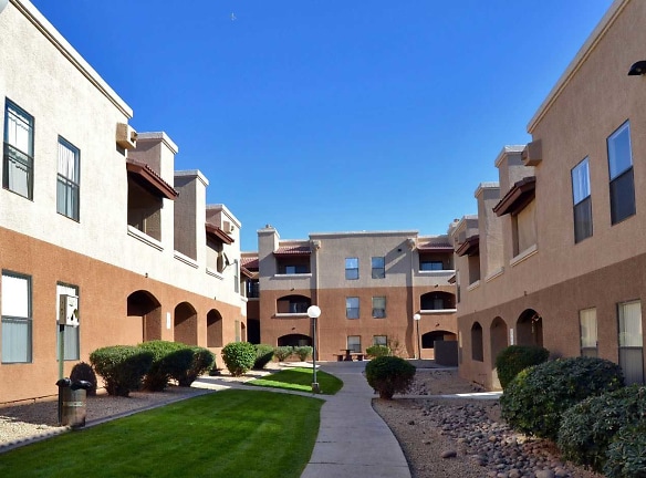 Ranchwood Apartments - Glendale, AZ