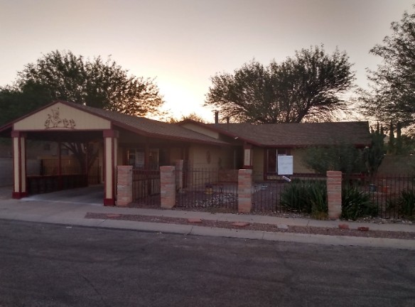 7552 S Camino Escarpado - Tucson, AZ