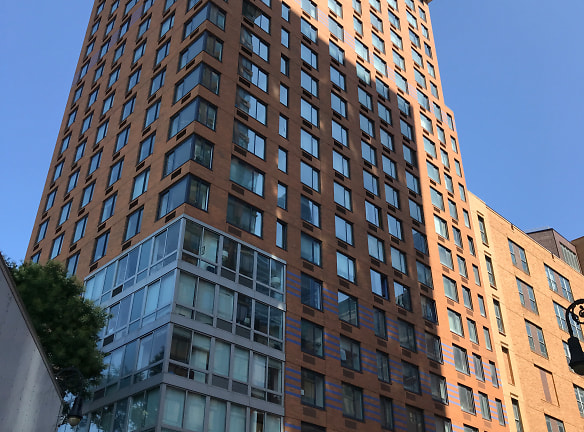 Tribeca Pointe Apartments - New York, NY