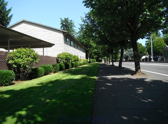 Greenwood Village Apartments - Portland, OR