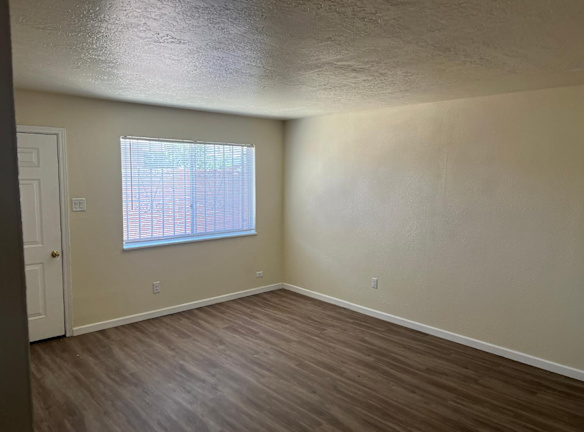 3438 Thaxton Ave SE #3 - Albuquerque, NM