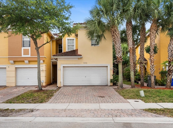 889 Pipers Cay Dr - West Palm Beach, FL