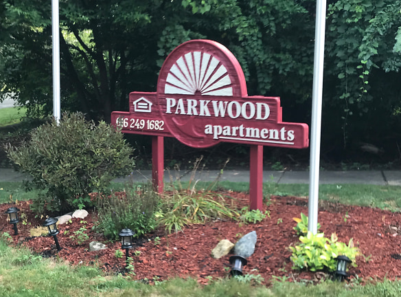 Parkwood Apartments - Grand Rapids, MI