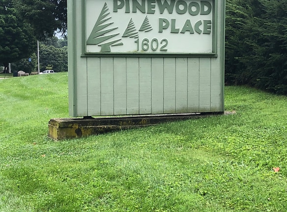 Pinewood Place Apartments - Lexington, KY