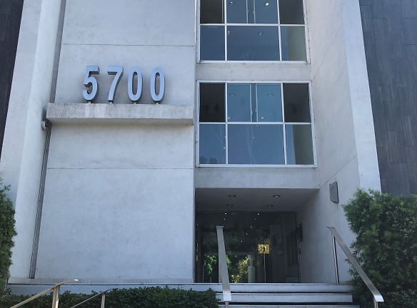 5550 Wilshire At Miracle Mile By Windsor Apartments - Los Angeles, CA